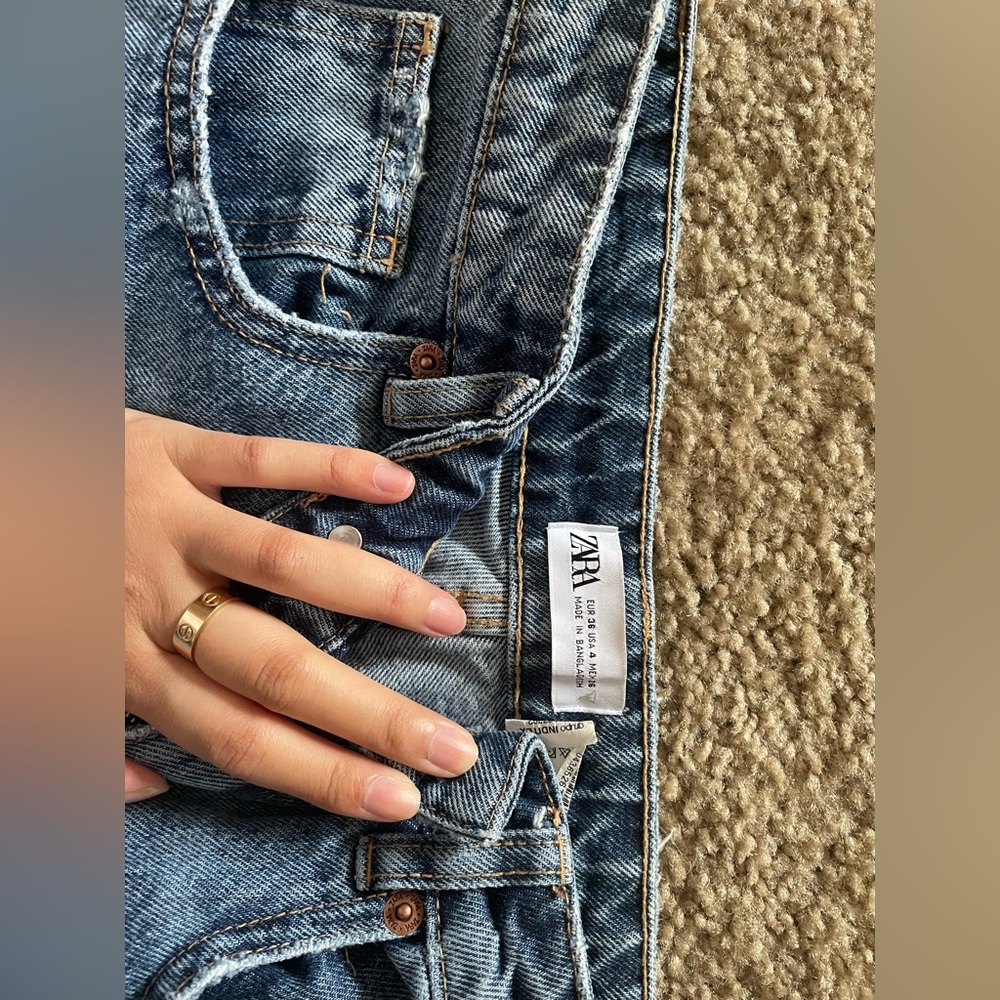Zara Jeans in size USA 4